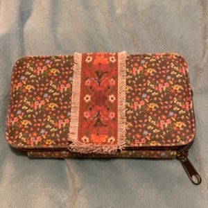 Natural Life wristlet wallet